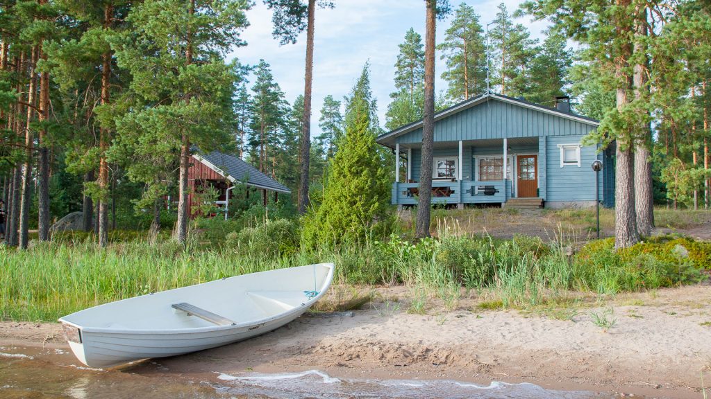 Tommolansalmen lomamökki. Tommolansalmi holiday cottage.