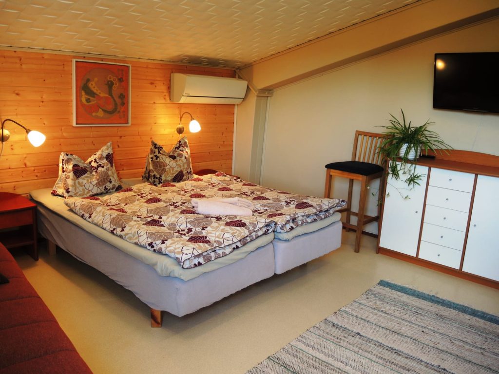 Rooms with air conditioning.