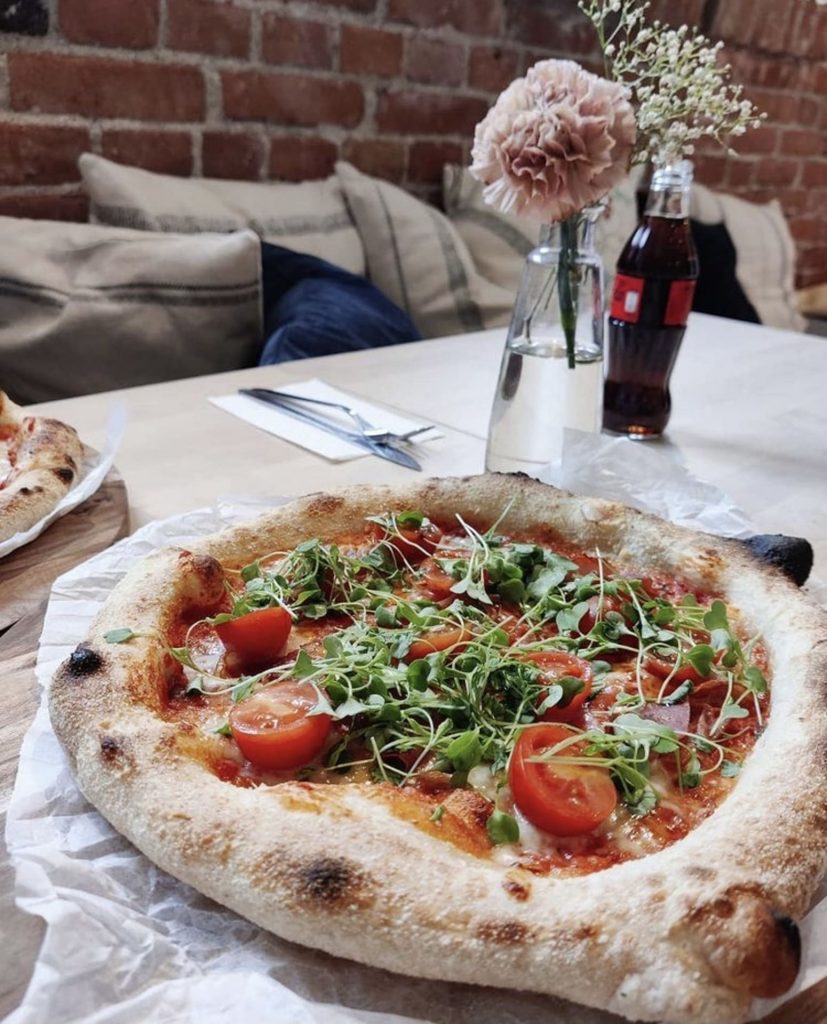 Valkoinen Puu Artisan Pizza