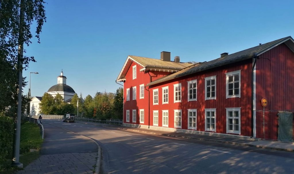 Kosola House is a traditional Ostrobothnian peasant house in the middle of a beautiful cultural landscape.