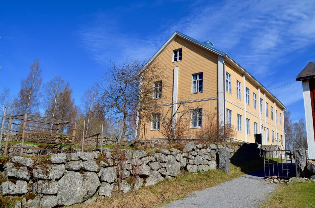Rosenlundin pappila ja puutarha.