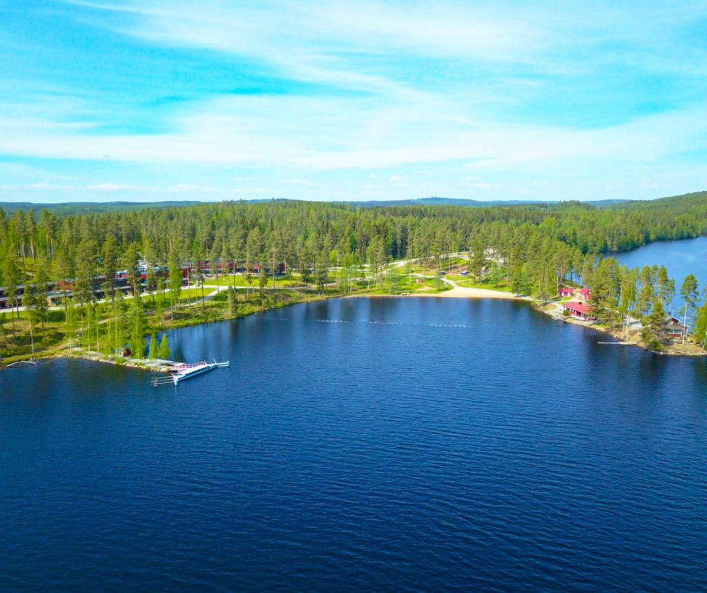 Hotelli Keurusselkä järveltä päin